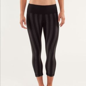 Lululemon Wunder Under Crop Black Grey Stripe 4